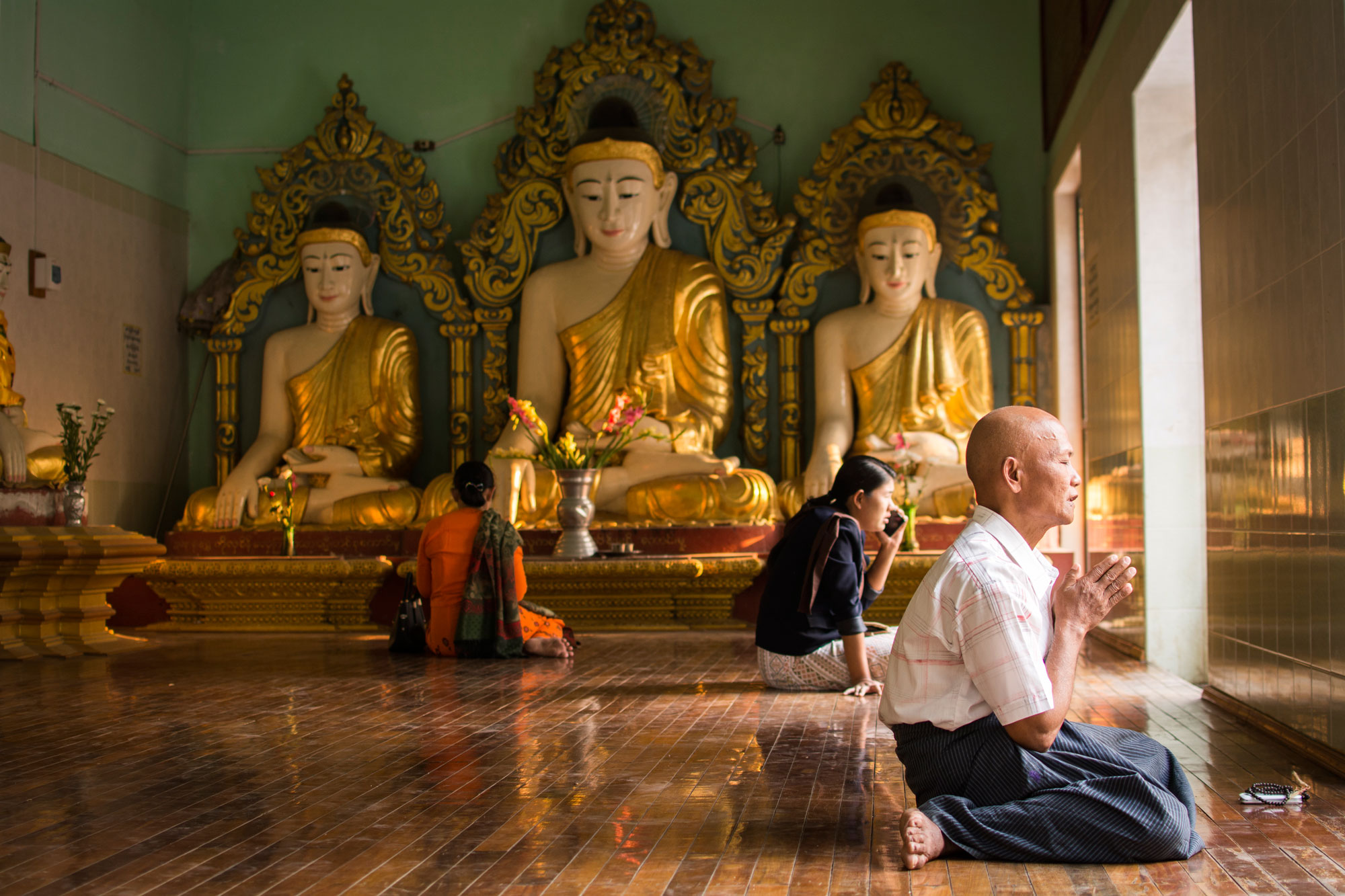 Praying at pagoda